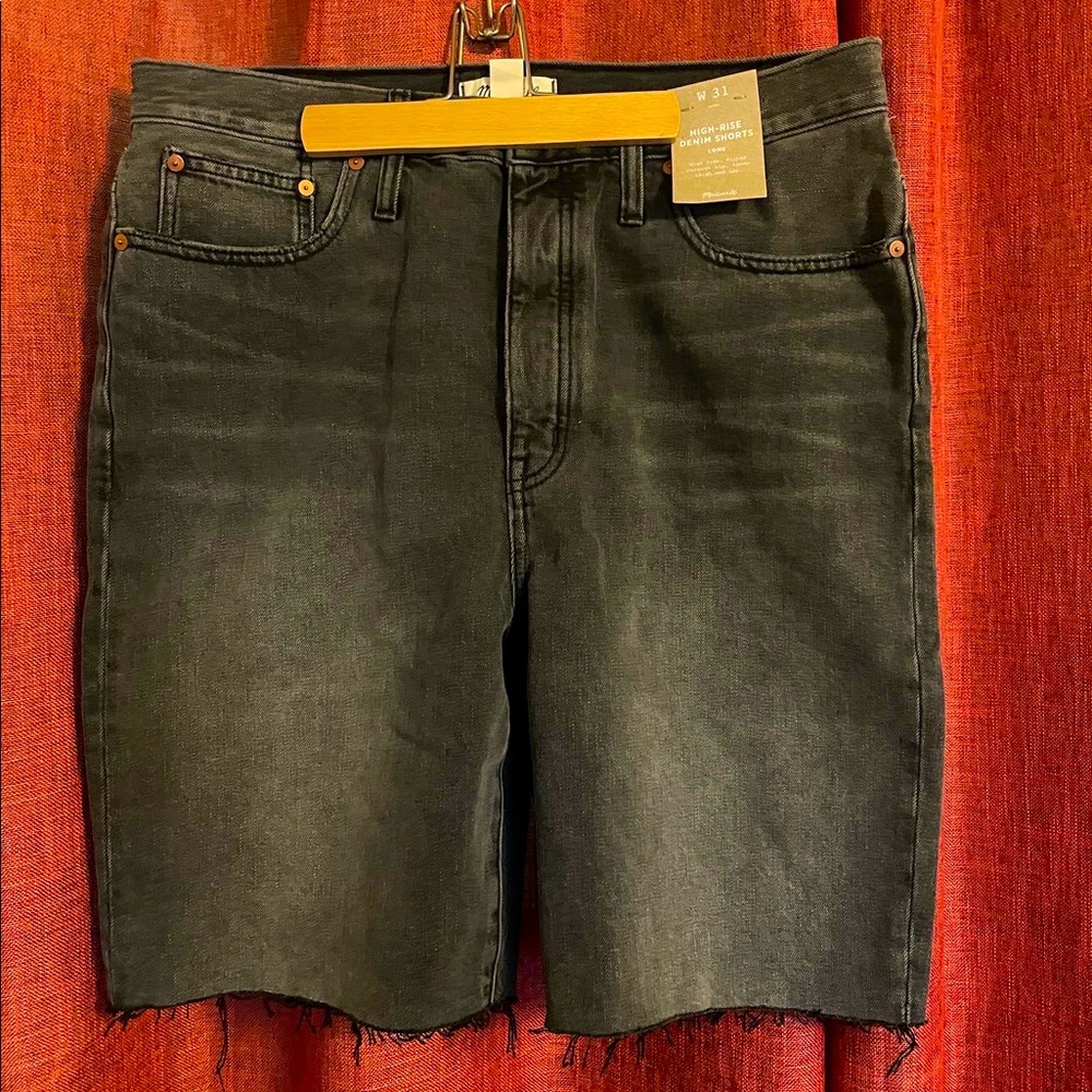 Madewell BRAND NEW WITH TAGS Hi-Rise Long Shorts, size 31” (US 10-12)